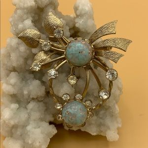 Vintage 1950’s Blue and Gold Brooch